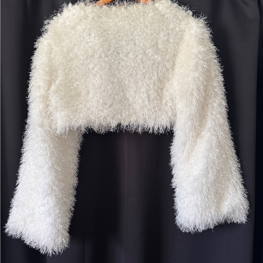 White fluffy cropped jacket / LG - Picture 4 of 4